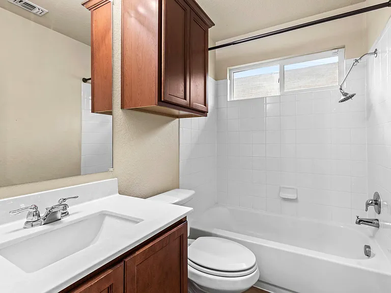 1021 Lauren St — Photo 18