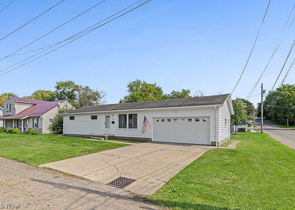 1st image of 1902 Root Ave NE