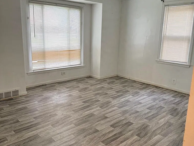 5813 Edwards Ave — Photo 2