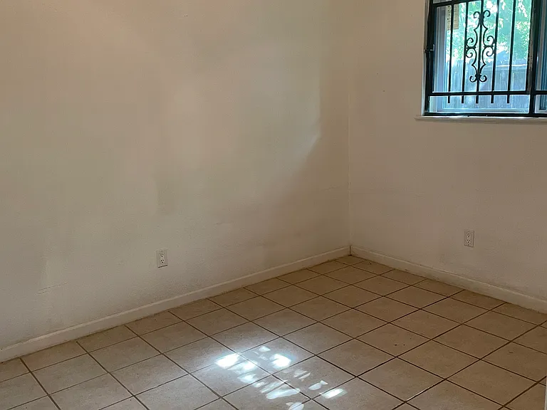 12618 Barbizon Dr — Photo 5