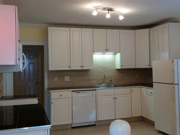 209 Sheridan St #3 — Photo 5