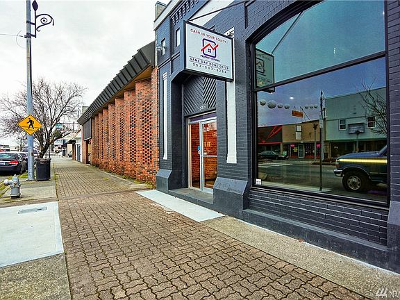 2nd image of 5221 S Tacoma Way