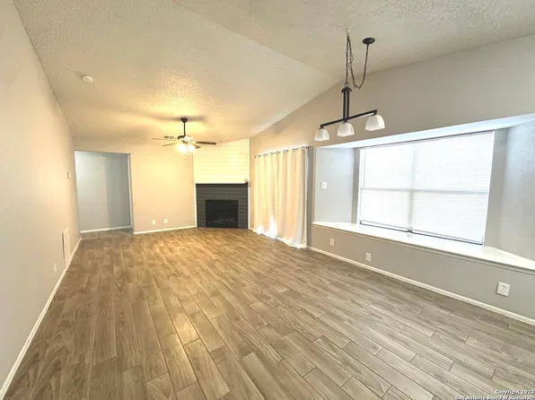 10015 Amber Field, San Antonio, TX 78245