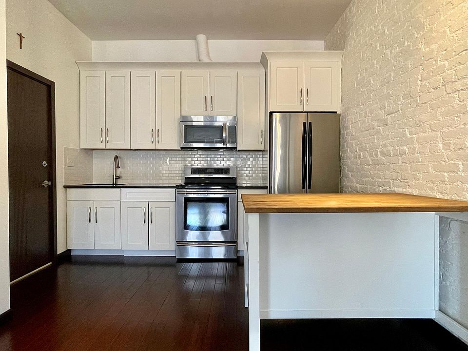 1st image of 6420 Woodbine St