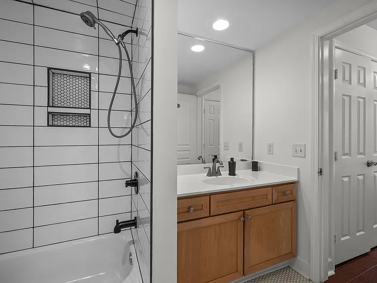 1315 East Blvd #402 — Photo 10