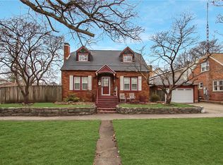 405 S 14th St, Mattoon, IL 61938
