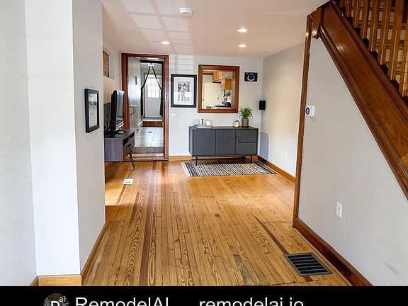 5th image of 313 S Washington St