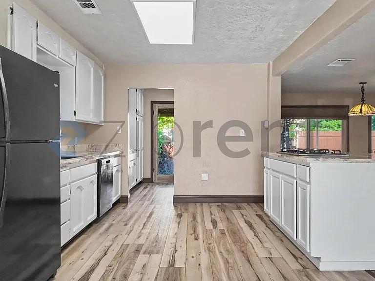 860 Watt Ave #MAIN HOUSE — Photo 21