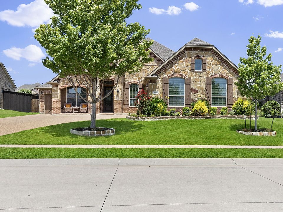 1st image of 9902 Clubhouse Cir