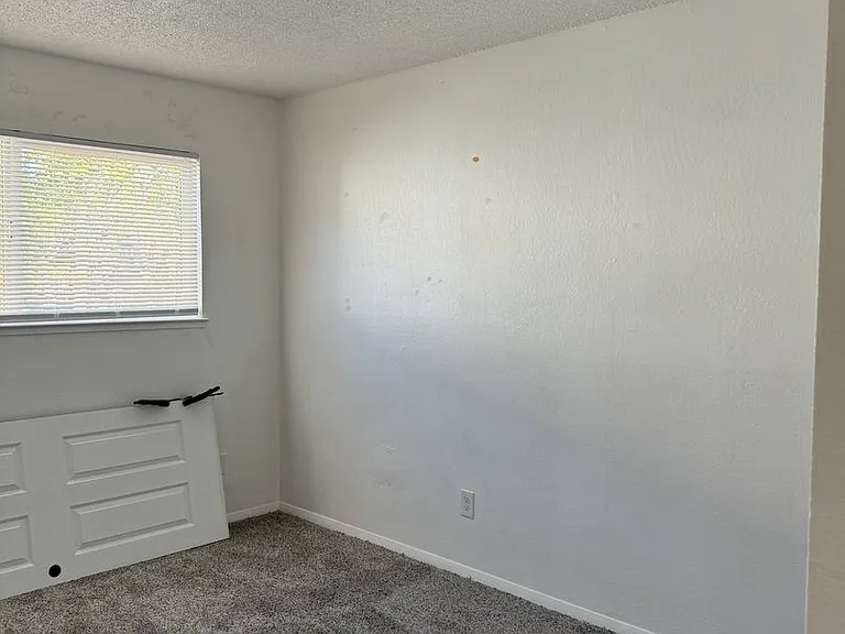 212 D Street — Photo 6