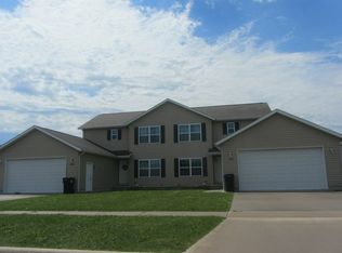 1502 Springbrook Dr, Cedar Falls, IA 50613