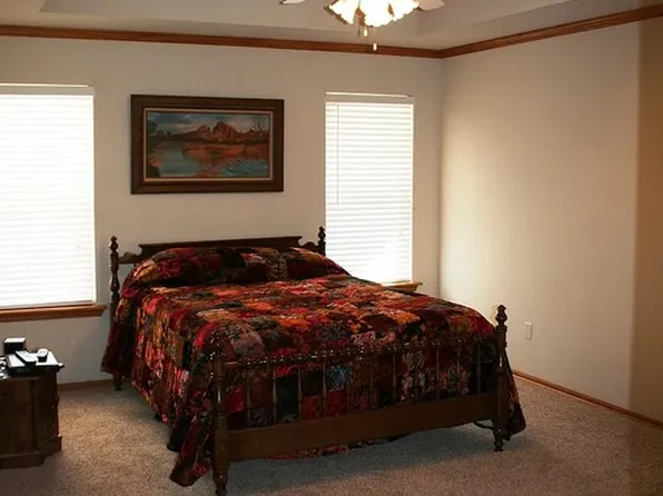 9500 Honeysuckle Rd, Oklahoma City, OK 73159