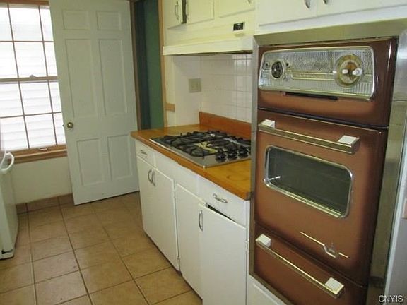 4th image of 404 Highbridge St