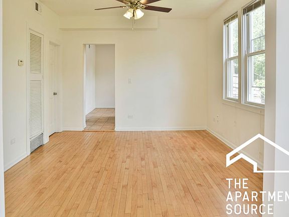 2nd image of 1236 W Oakdale Ave #2R