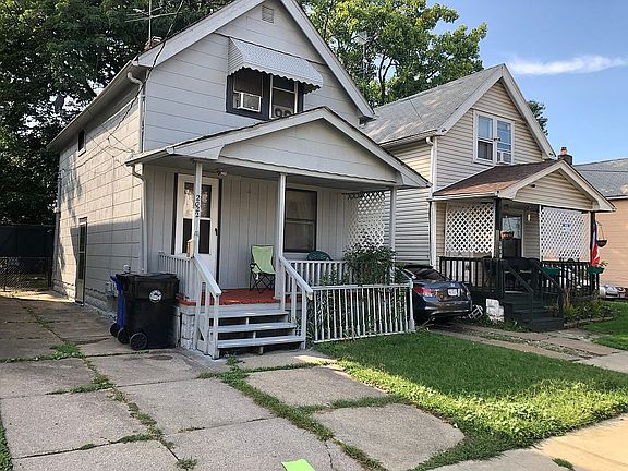 2nd image of 2022 W 105th St