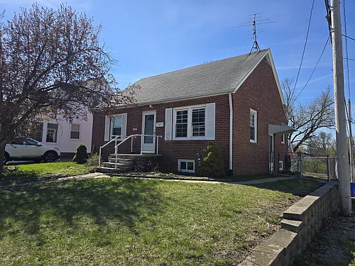511 23rd St NE Photo 1
