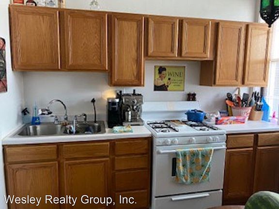 3rd image of 4424 N Seeley Ave APT 3B