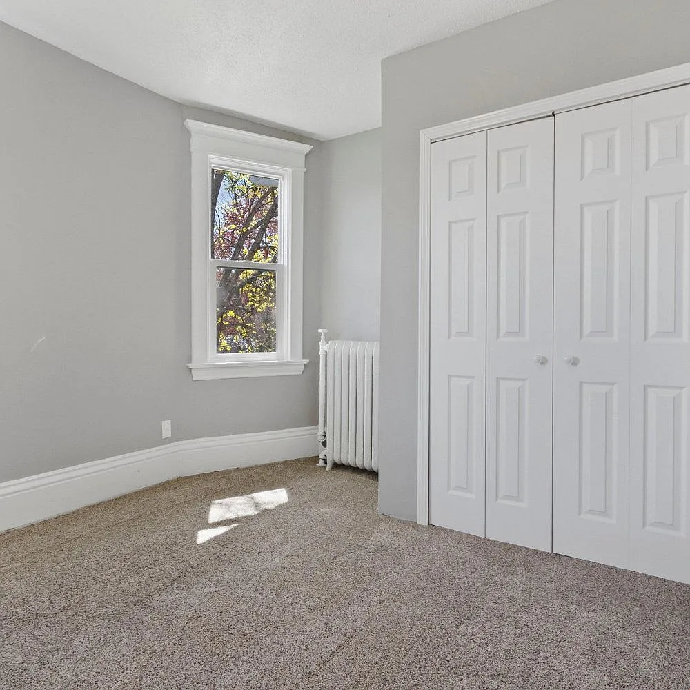 4 bed, 2896 sqft, $2,900 — Photo 2