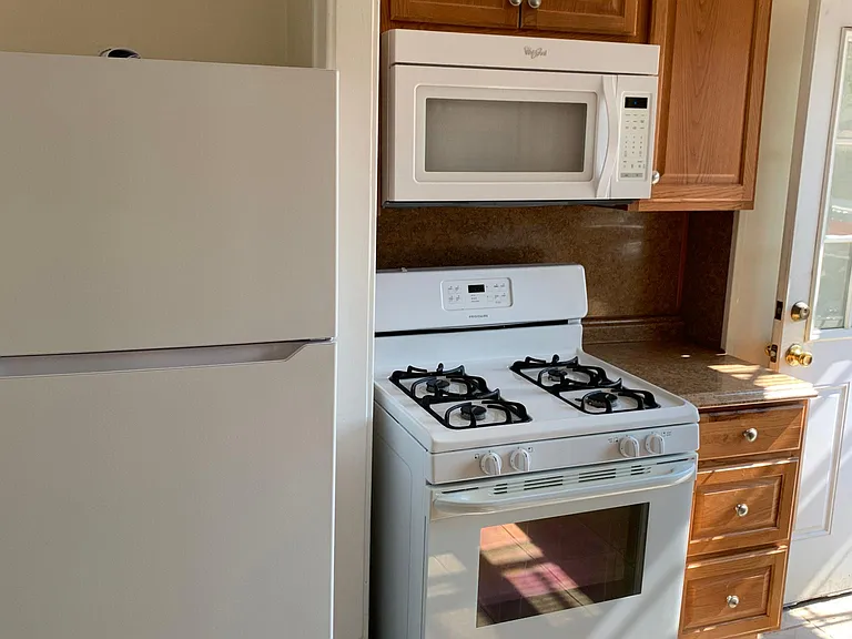 1170 Kenmore Ave #4 — Photo 17