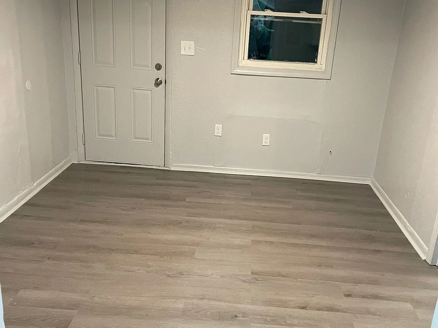 113 West Ash — Photo 3