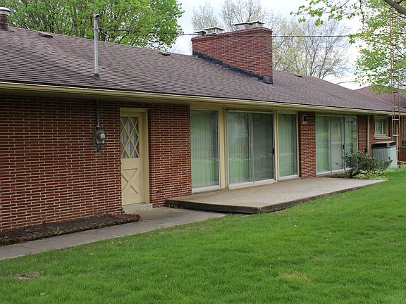 5th image of 310 Joan Dr