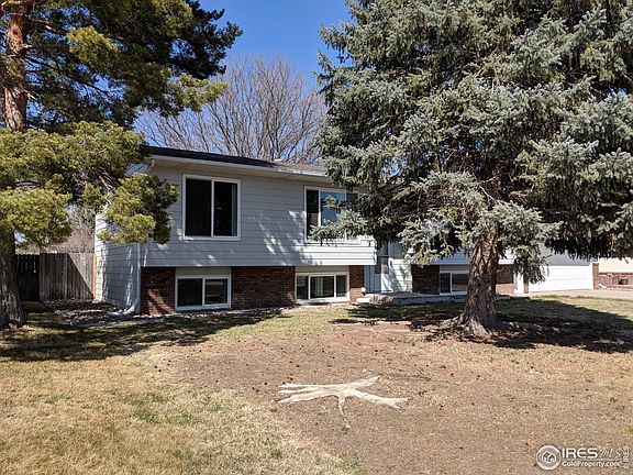 3rd image of 1002 Holly Dr