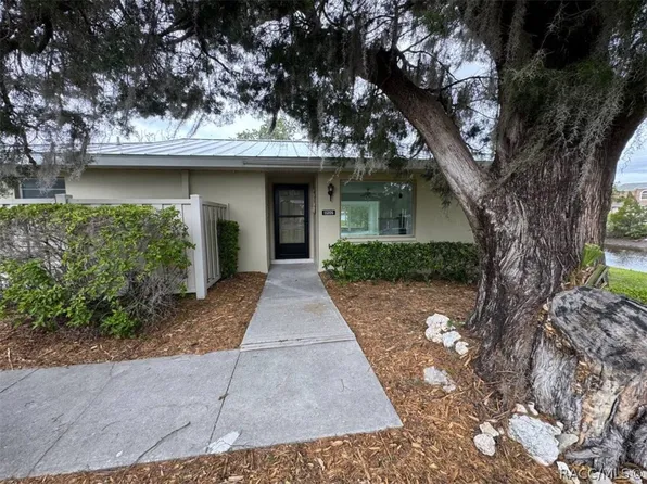 11205 W Bayshore Dr, Crystal River, FL 34429