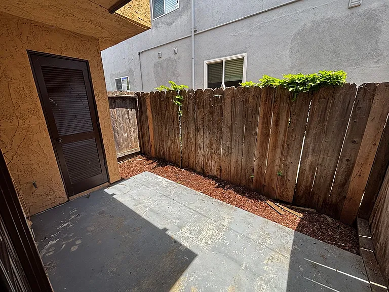 1460 Hornblend — Photo 7