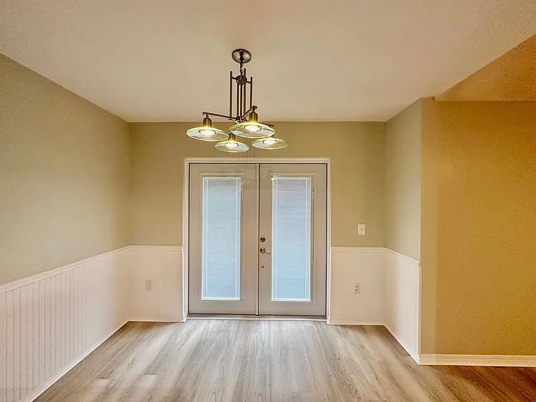519 E Timberlake Dr — Photo 10