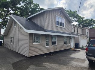 33672 N Lake Shore Dr, Grayslake, IL 60030