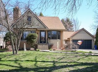 440 W Bob O Link Rd, Mount Prospect, IL 60056