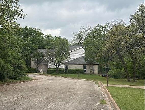 3rd image of 6 Creekwood Trl