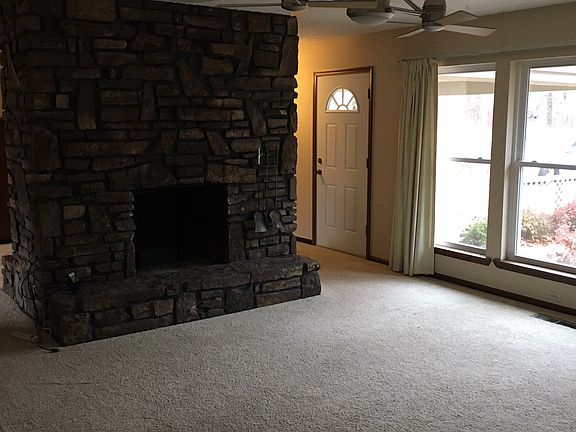 4th image of 13 Kenninghall Ln