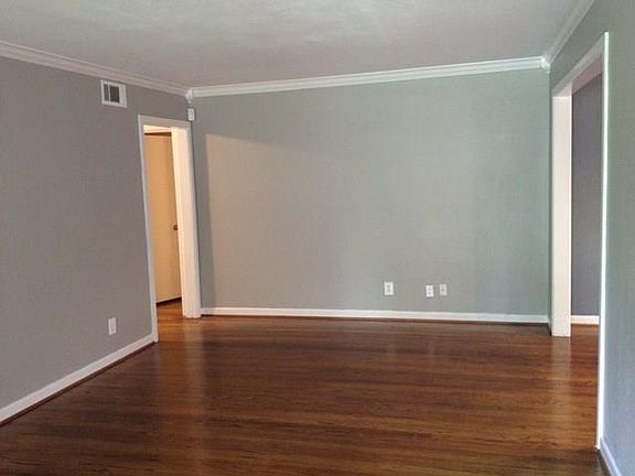 2nd image of 3044 Seymour Dr