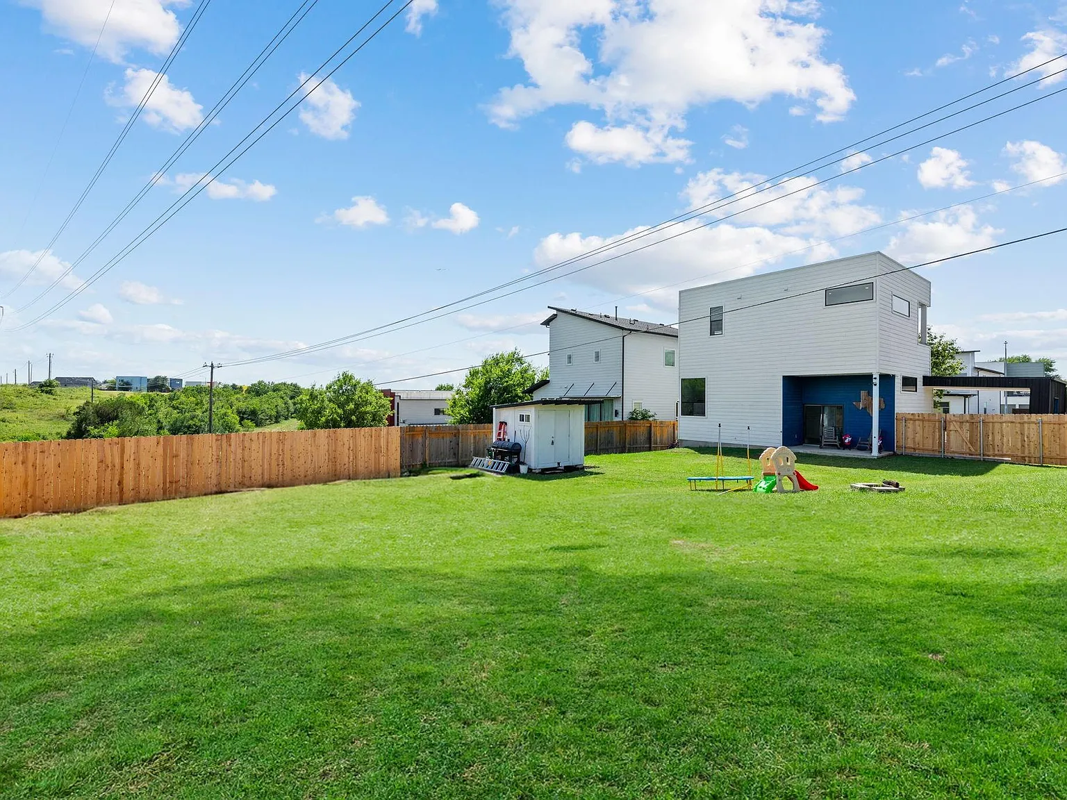 3 bed, 3.0 bath, 1718 sqft, $3,275 — Photo 4