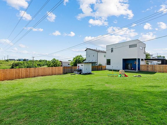 5th image of 5809 Toscana Ave