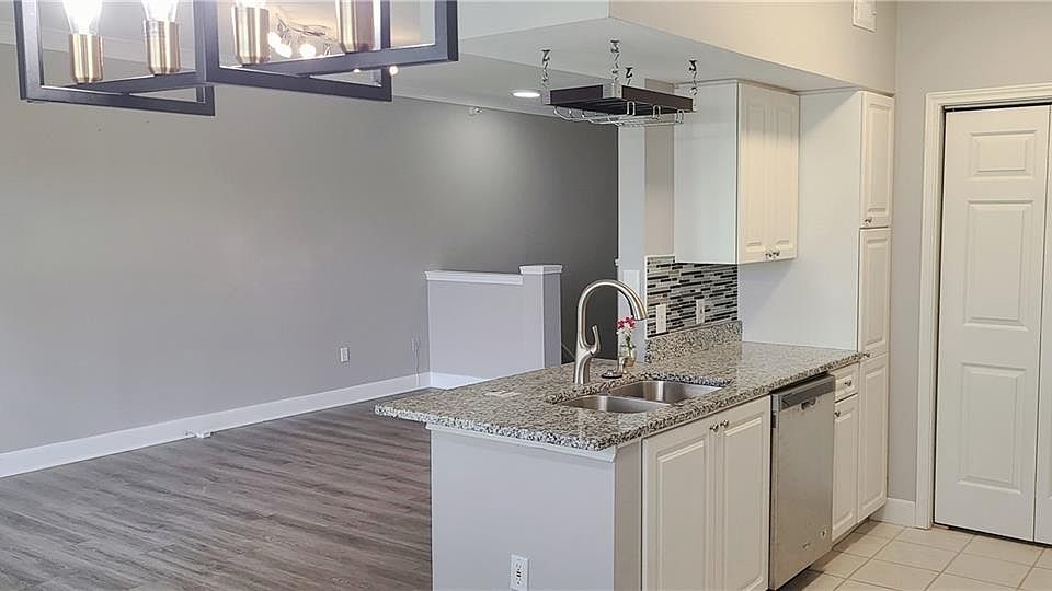 11602 Tomahawk Creek Pkwy APT I, Leawood, KS 66211 Zillow