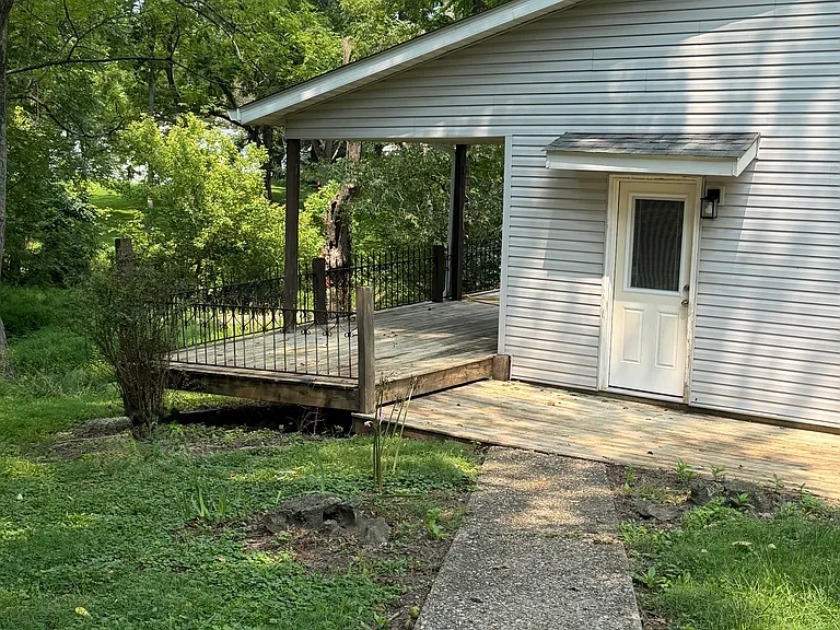 1826 S Highland Ave — Photo 2