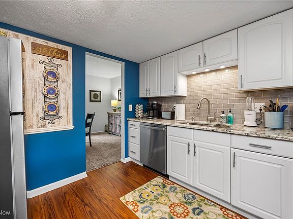 3rd image of 16283 Heather Ln