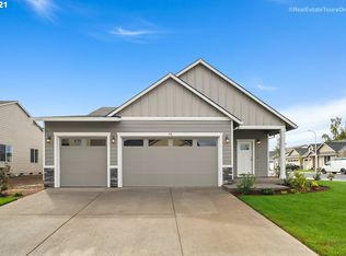 715 E Washington St, Carlton, OR 97111