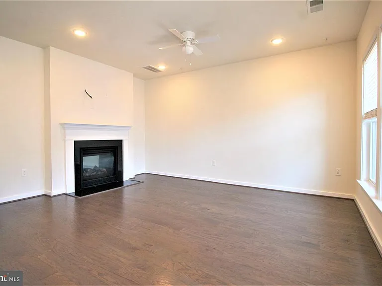 3974 Norton Pl #50 — Photo 16