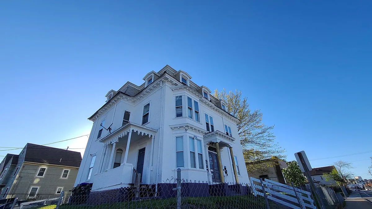 Building Photo - 865 Eddy St #2L