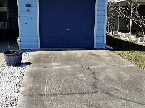 4th image of 2128 Sawgrass Ln