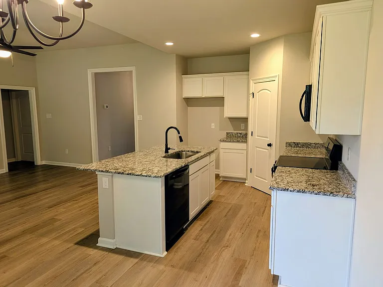 136 Segovia Way — Photo 5