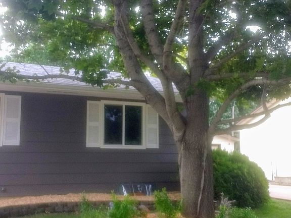 2nd image of 707 2nd St E