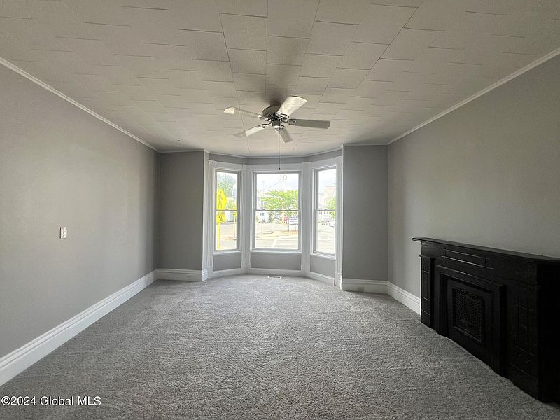 3rd image of 806 19th Street