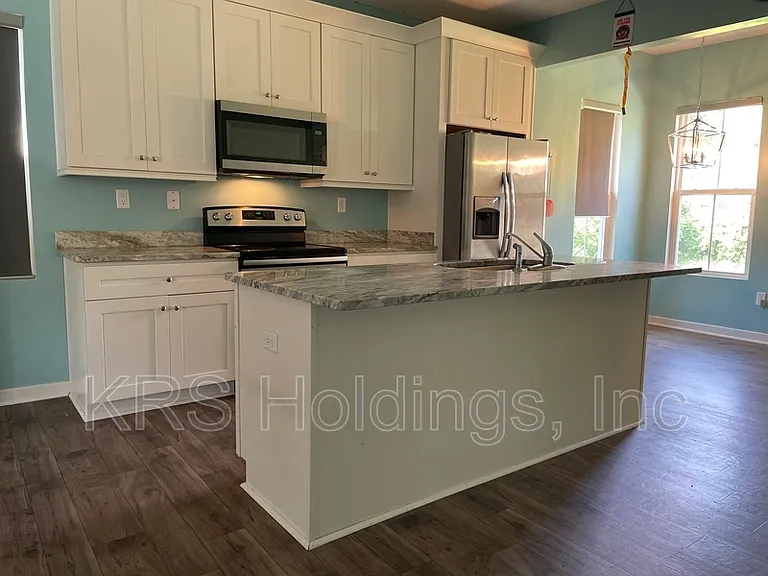 1333 Reservoir Ave — Photo 8