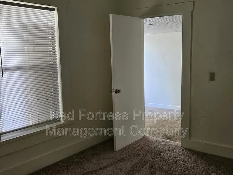3810 Desoto Ave #A — Photo 5
