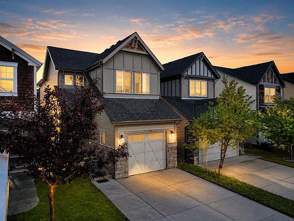 2nd image of 146 E Skyview Point Cres NE