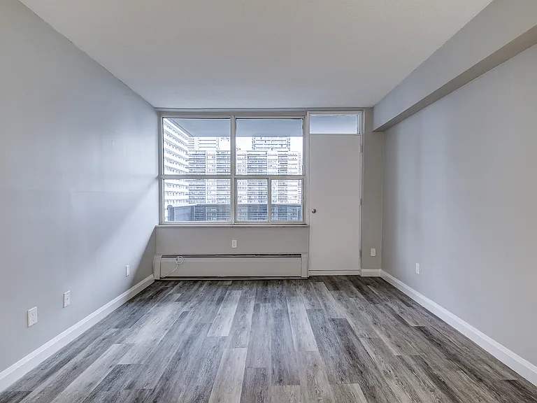 88 Erskine Ave — Photo 38